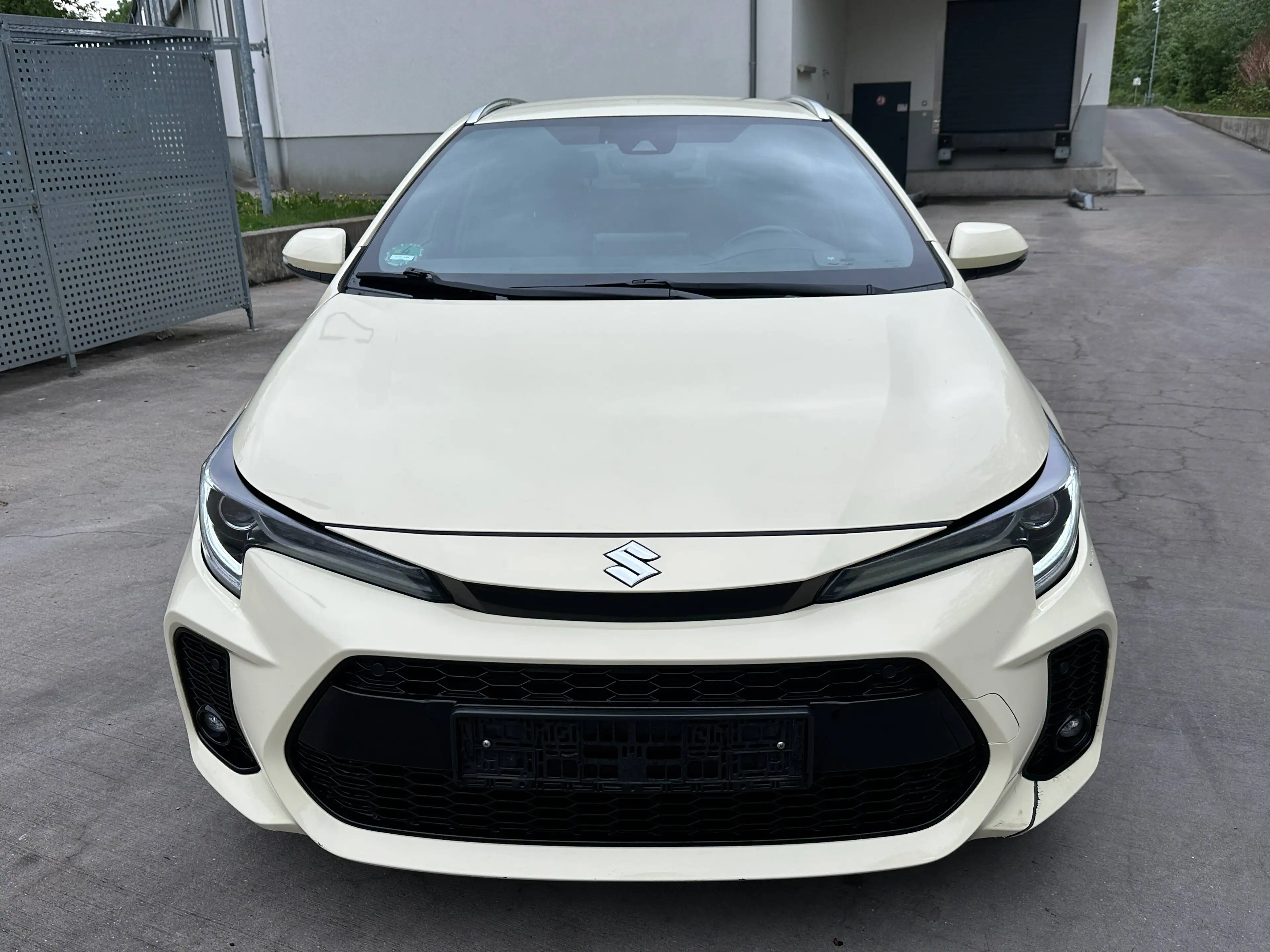 Suzuki Swace Swace TouringSports Hybrid-Kamera-ACC-Folie-TAXI