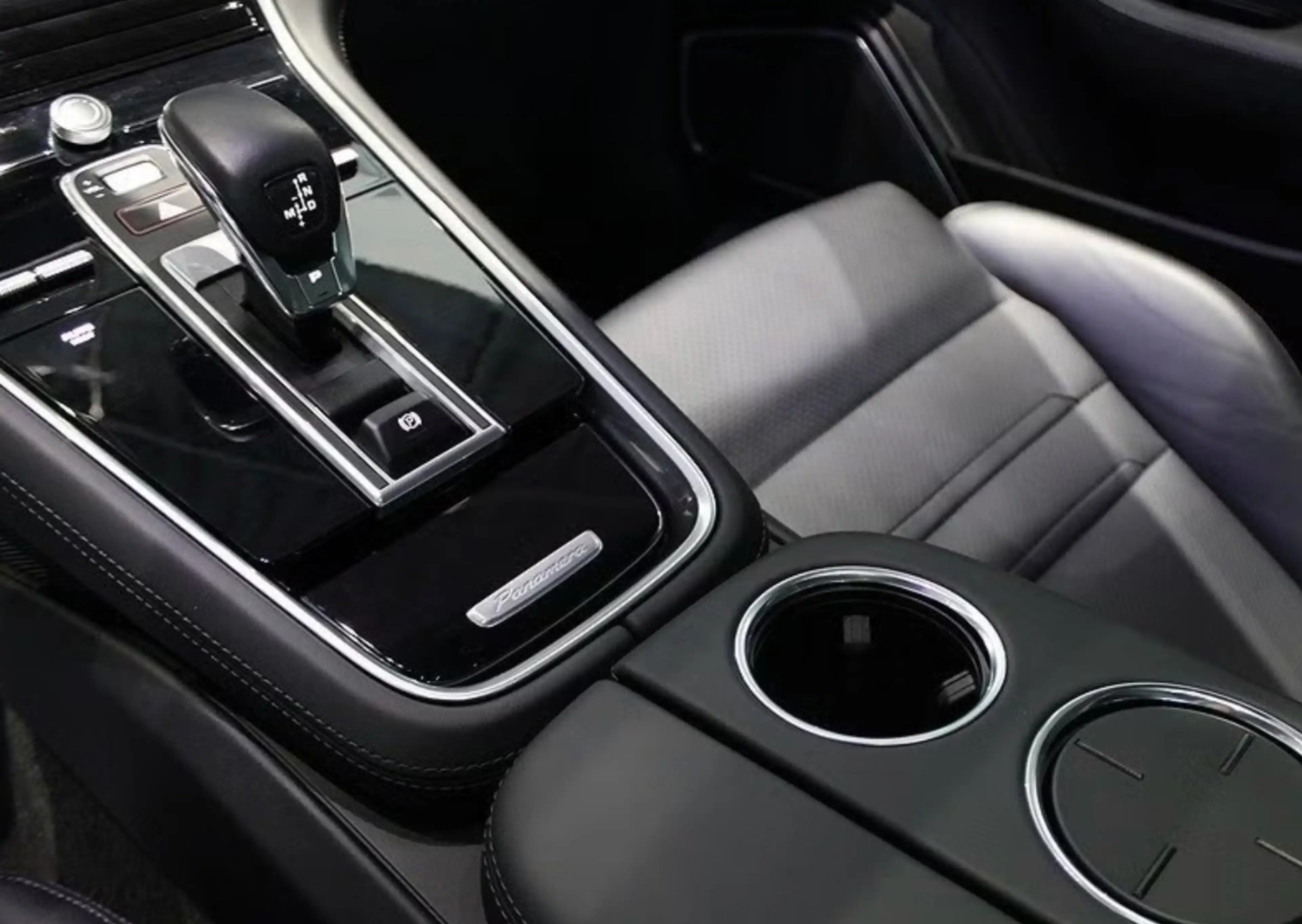 Porsche Panamera 4 E-Hybrid Platinum Edition *CHRONO/BOSE/PANO* — photo 12