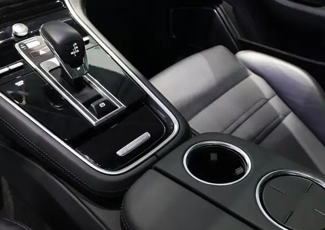 Porsche Panamera view 12