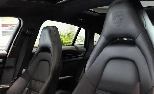 Porsche Panamera view 8
