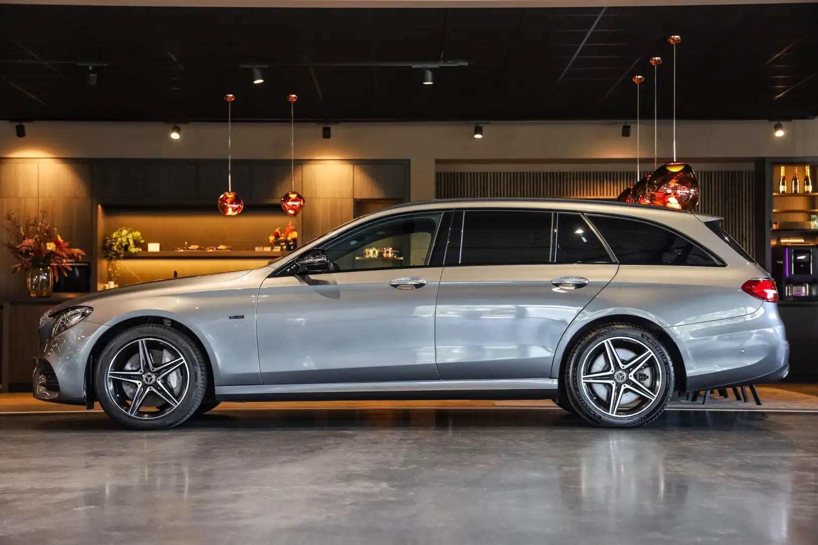 Mercedes-Benz E 300 Estate de Business Solution AMG, 306 PK, AMG/In/Ex Grijs - 2