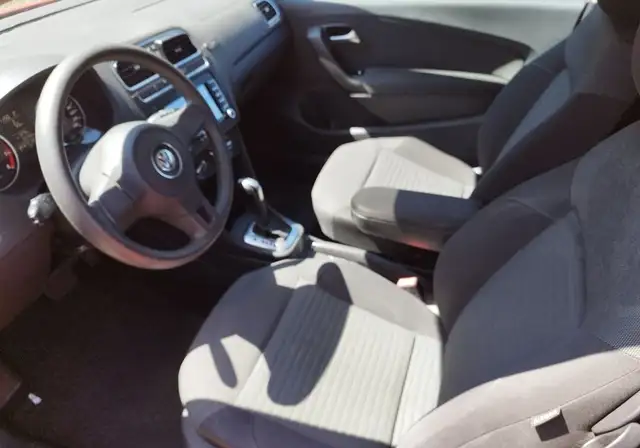 Volkswagen Polo view 8