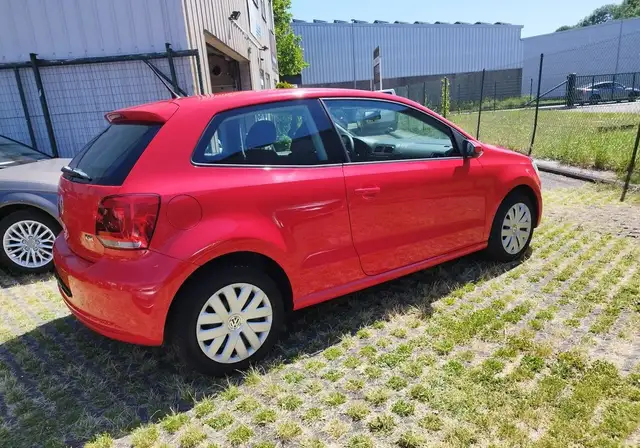 Volkswagen Polo view 3
