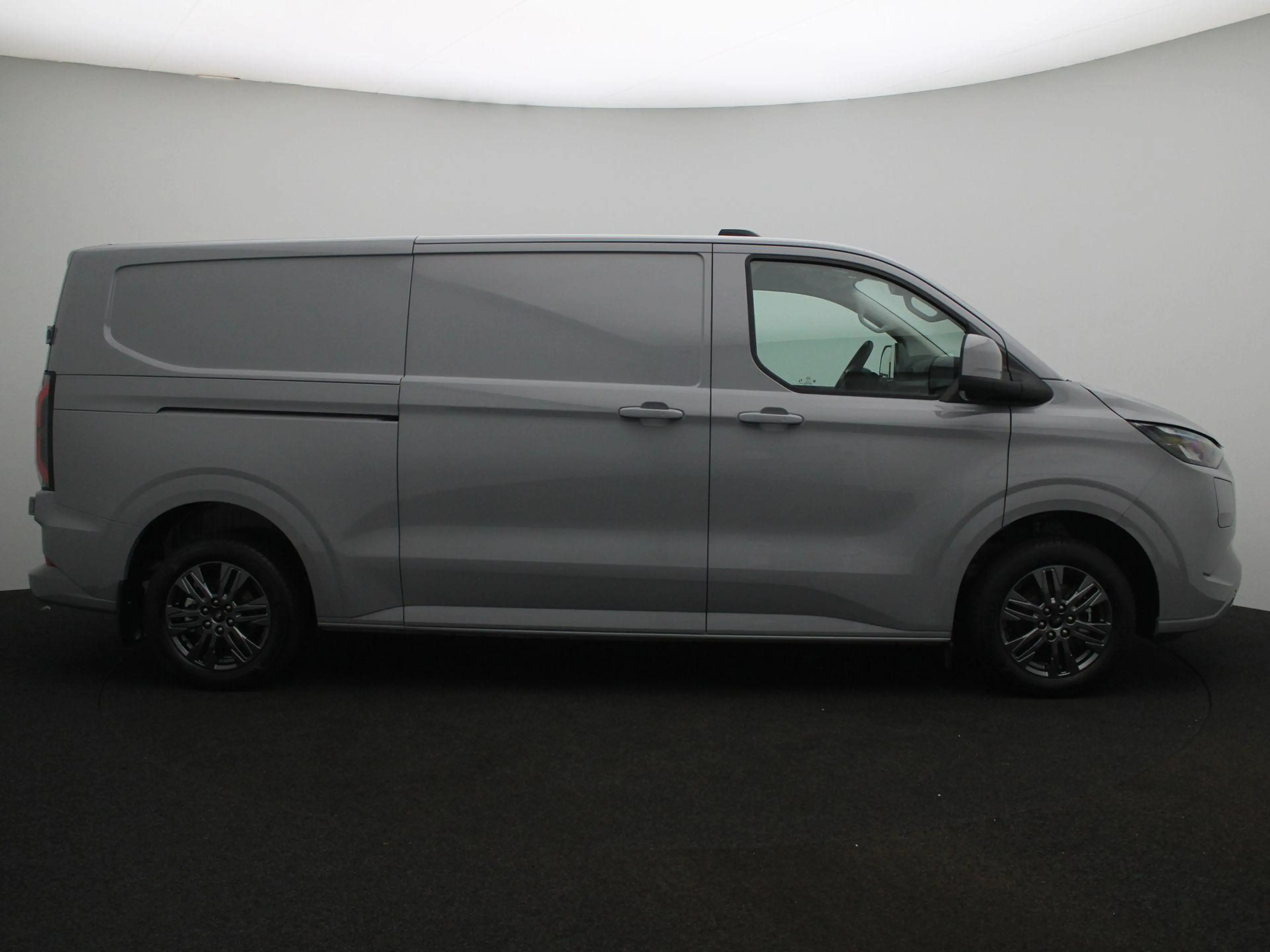 Ford E-Transit Cust. 340 L2H1 Limited 65 kWh | UIT VOORAAD LEVERB — photo 6