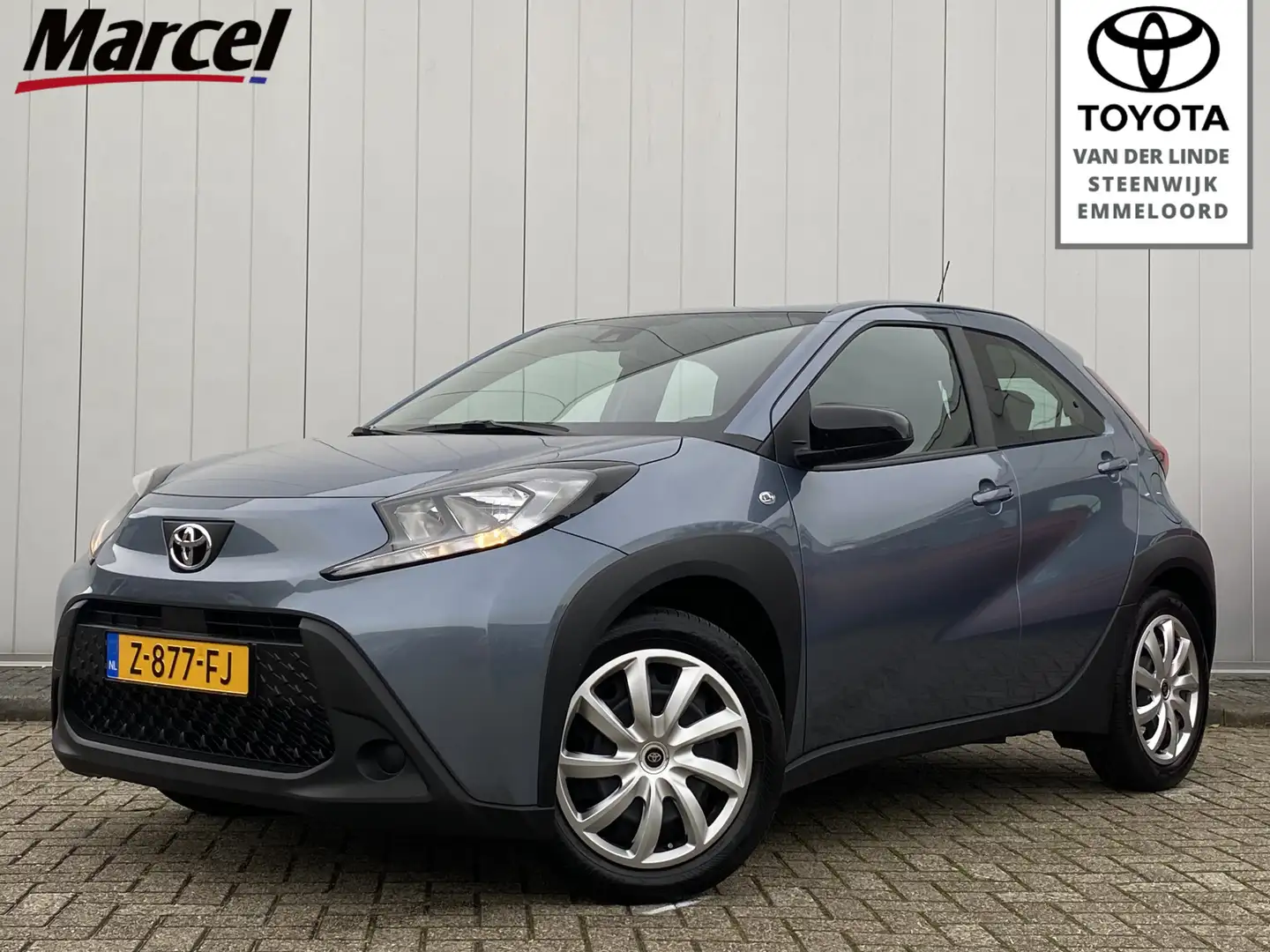 Toyota Aygo X 1.0 VVT-i MT Play NL Auto Dealer Onderhouden Carpl Gris - 1