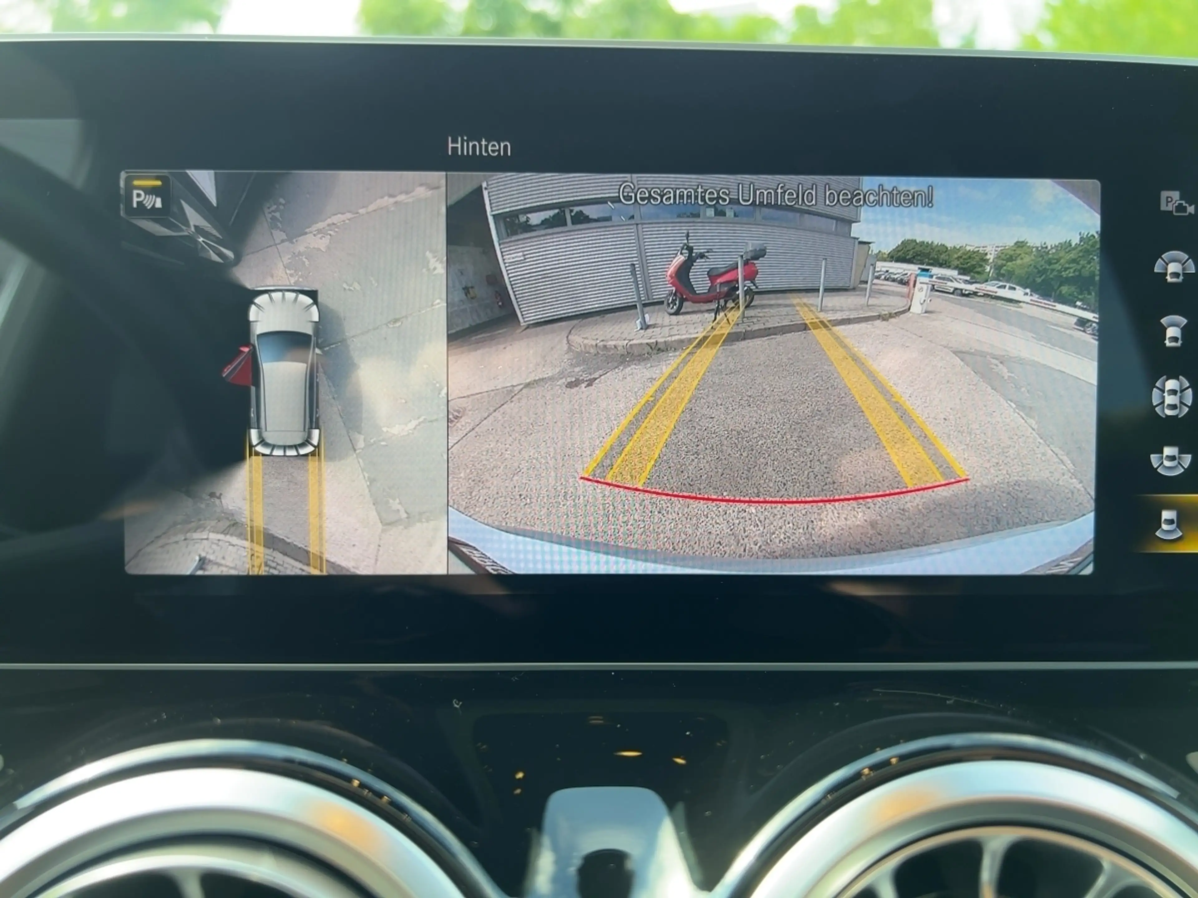 Mercedes-Benz B 220 AMG Line 4Matic — photo 14