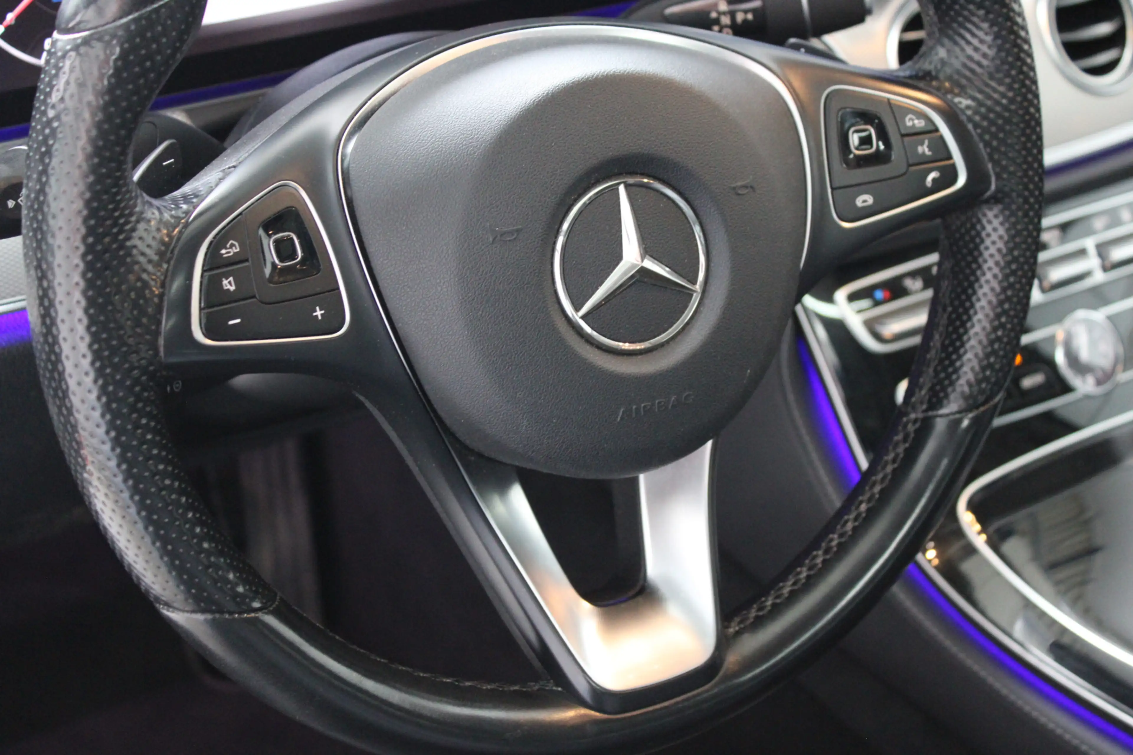 Mercedes-Benz E 350 350e Prestige Plus PANORAMADAK BURMESTER LEDER MEM — photo 16