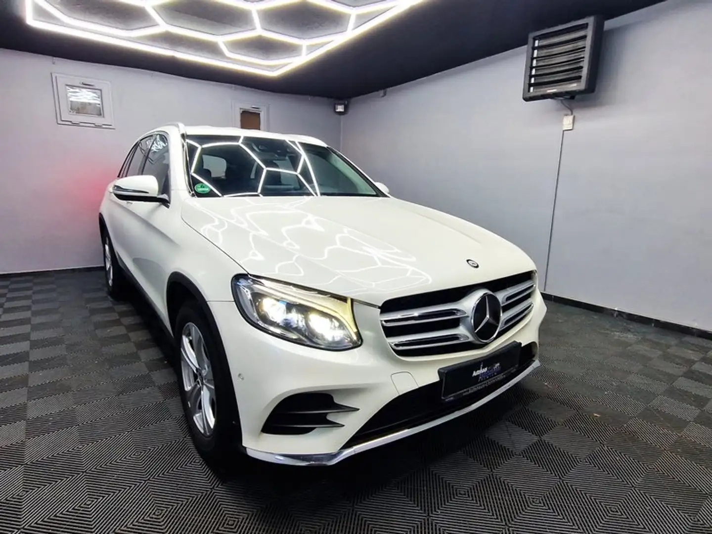 Mercedes-Benz GLC 250 d 4Matic AMG|AUTOM|NAVI|LEDER|LED|KAMERA Weiß - 2