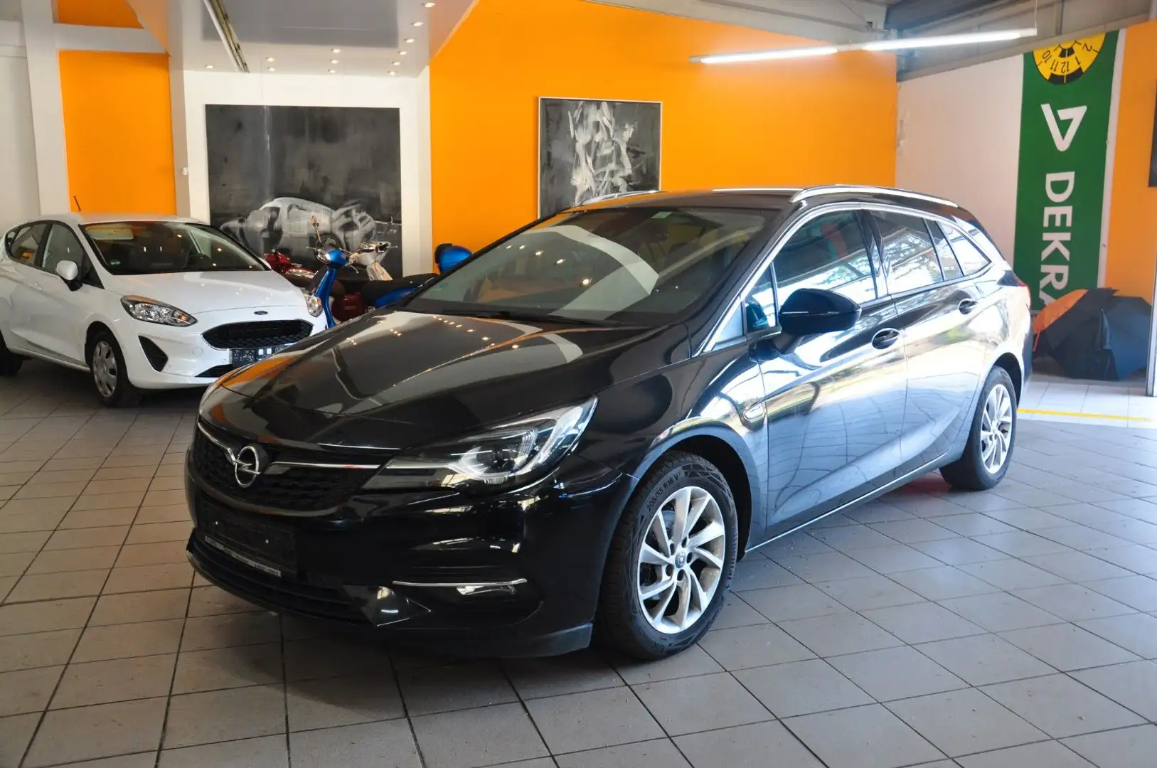 Opel Astra K Sports Tourer Elegance LED NAVI PDC Noir - 1