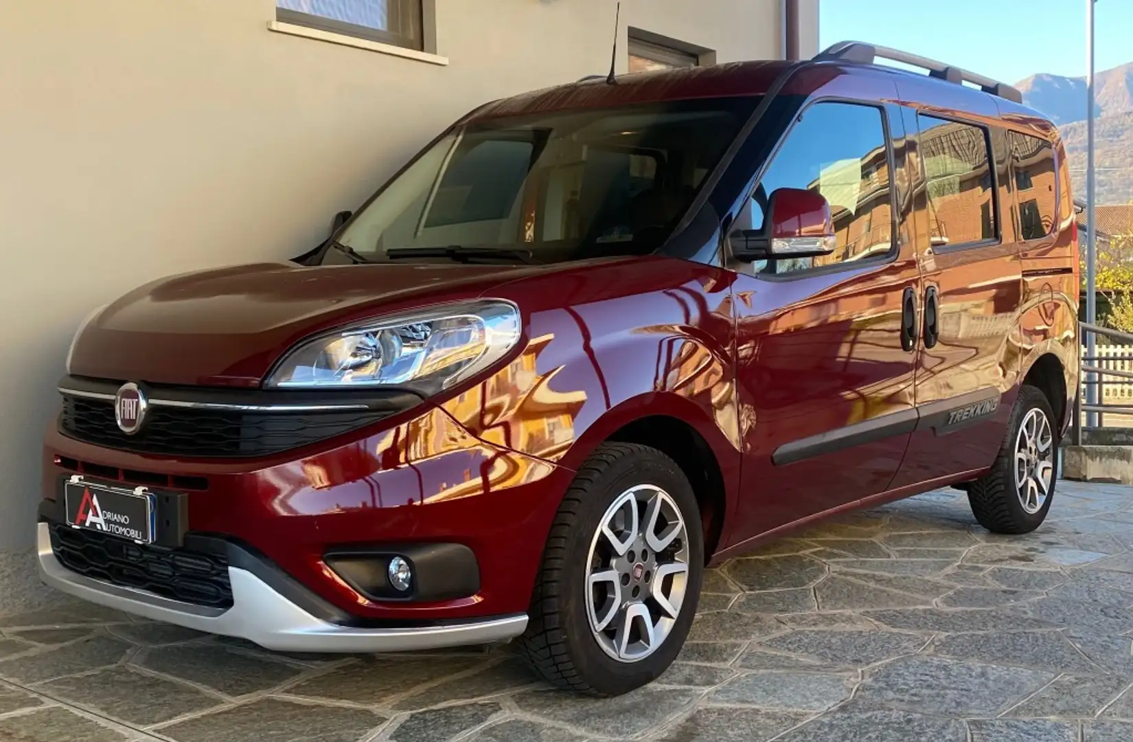 Fiat Doblo 1.6 mjt 16v Trekking 120cv 7p.ti my18 Rouge - 1