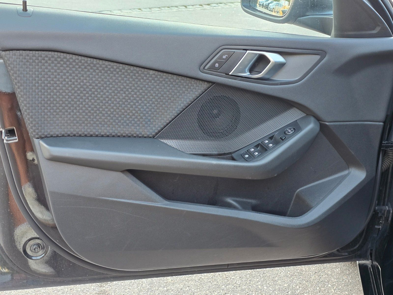 BMW 118 i Advantage*Navi*CarPlay*RFK*SHZ*ACC* — photo 6