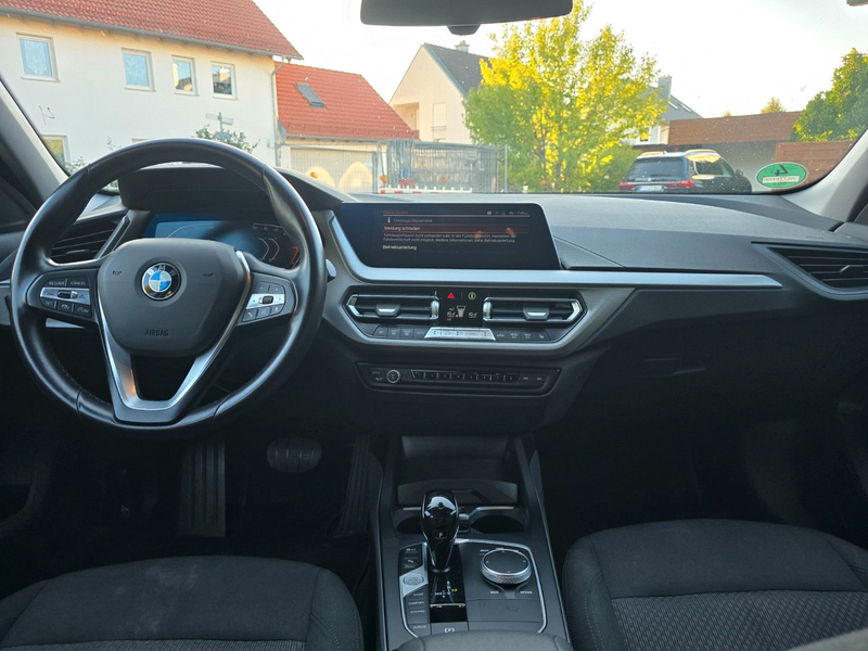 BMW 118 i Advantage*Navi*CarPlay*RFK*SHZ*ACC* — photo 10