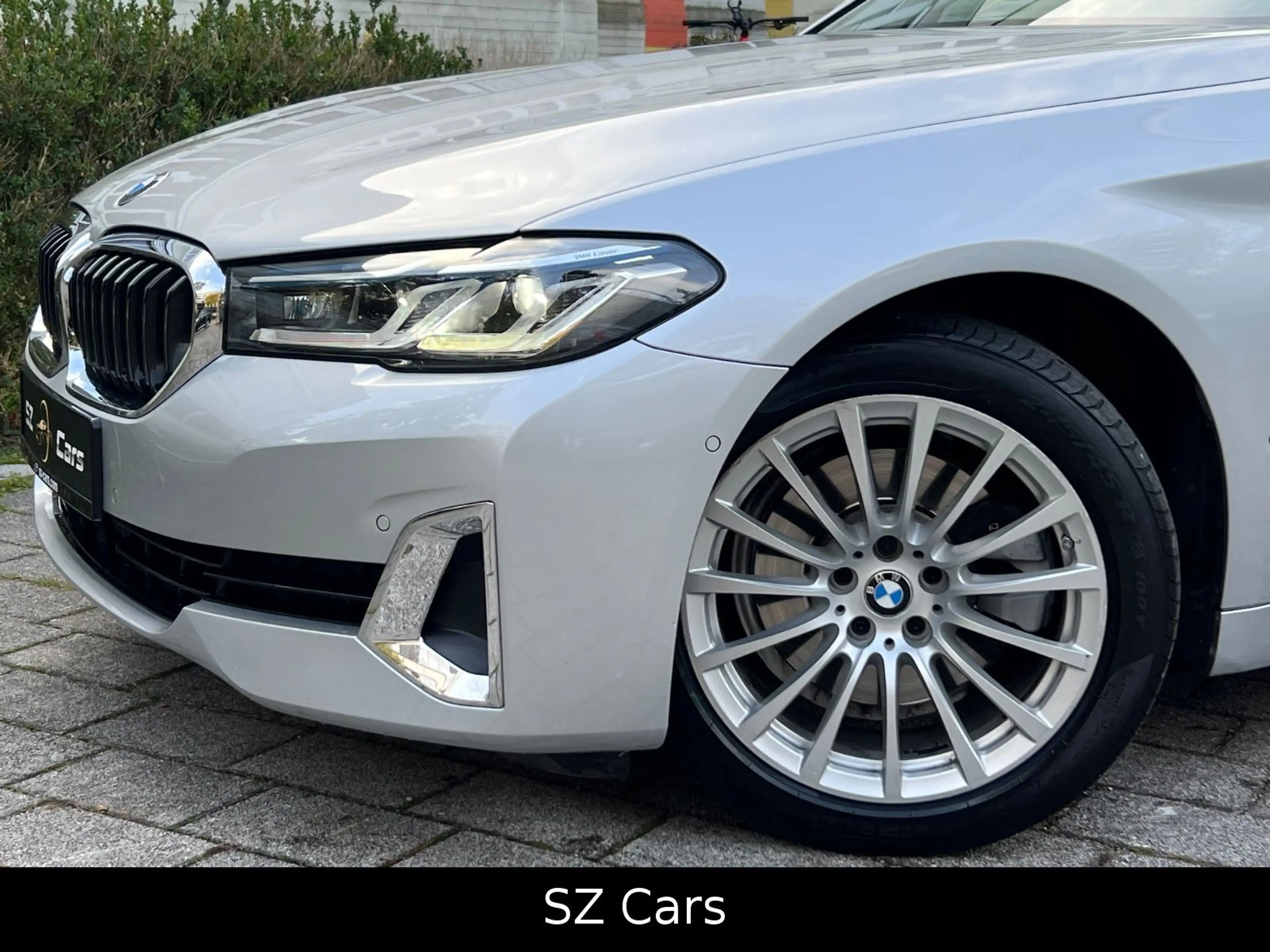 BMW 520 d Touring Luxury Line — photo 2