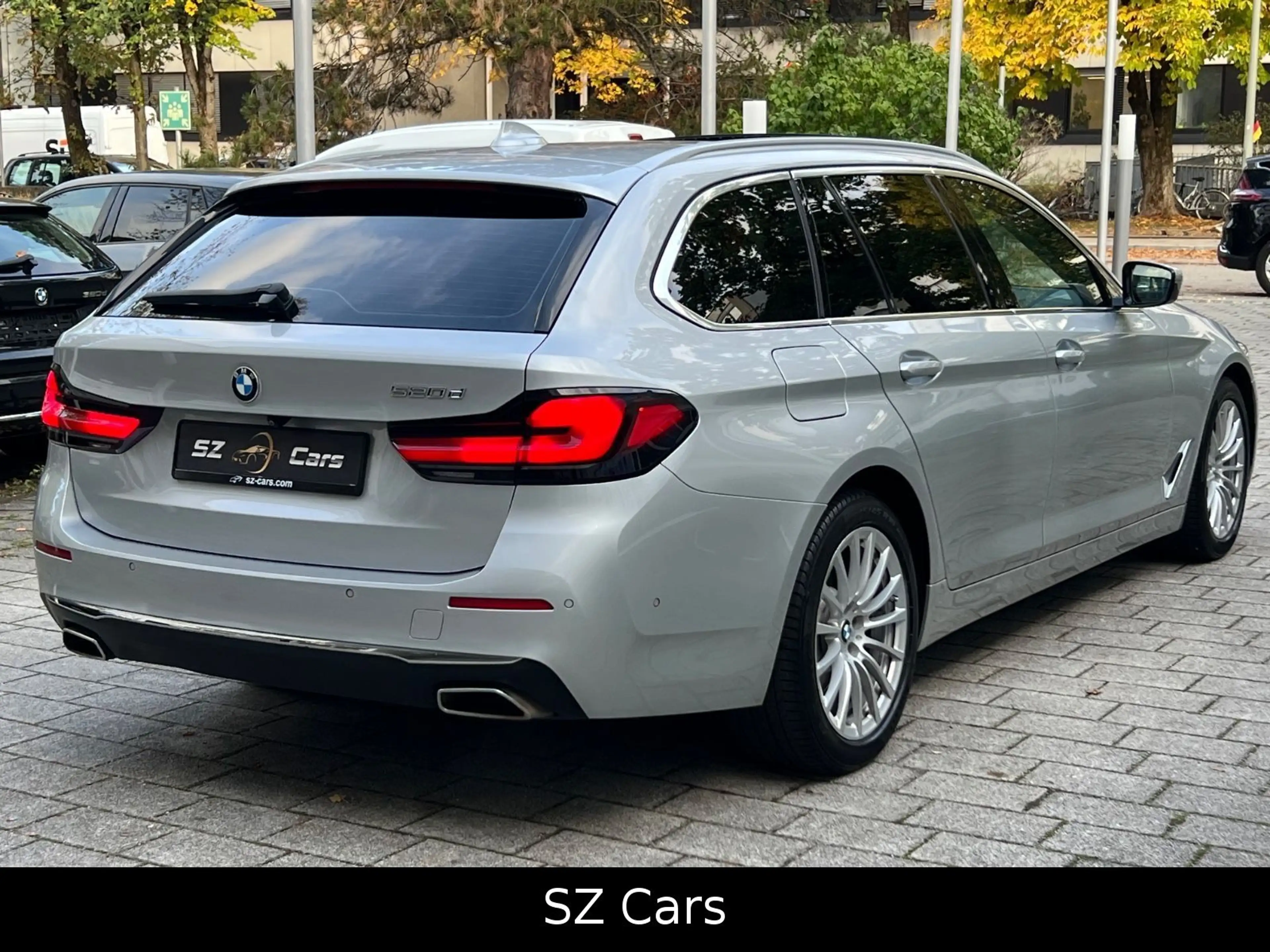 BMW 520 d Touring Luxury Line — photo 8
