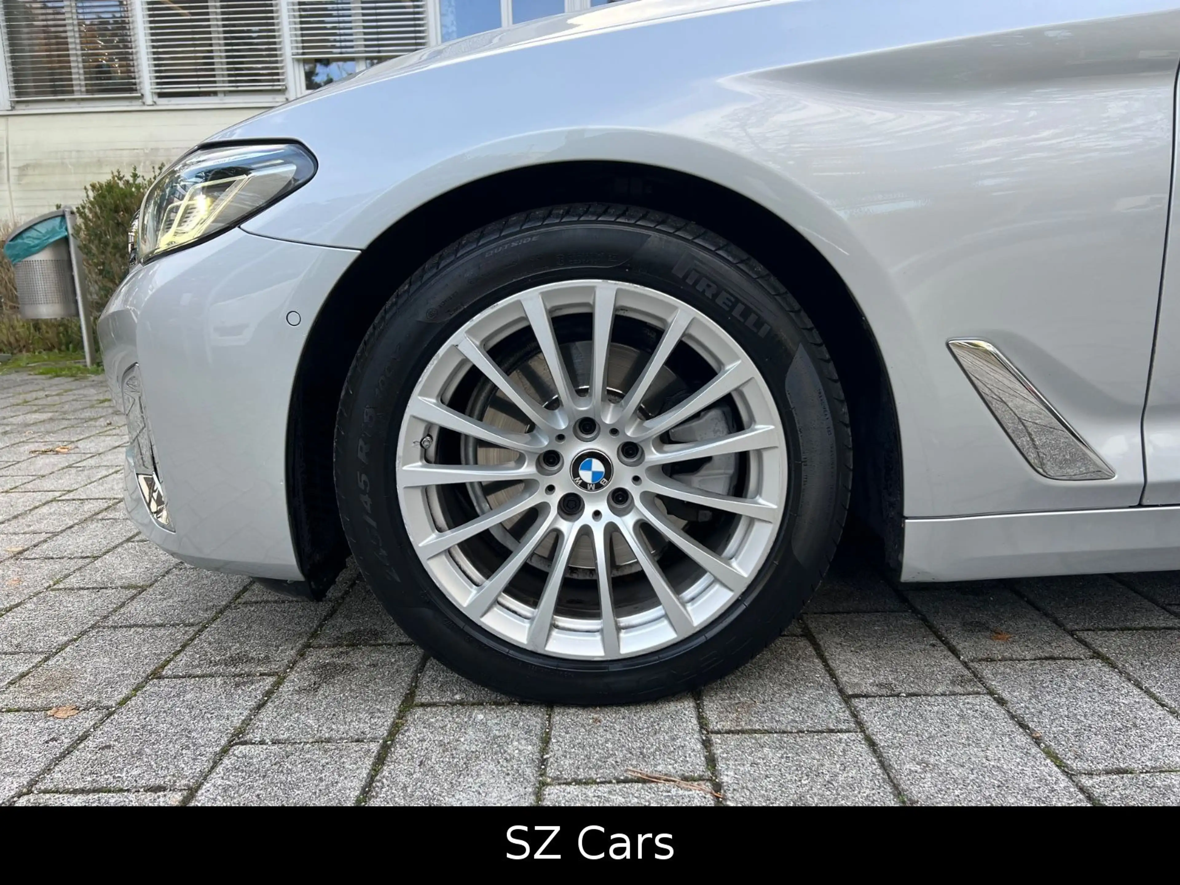 BMW 520 d Touring Luxury Line — photo 13