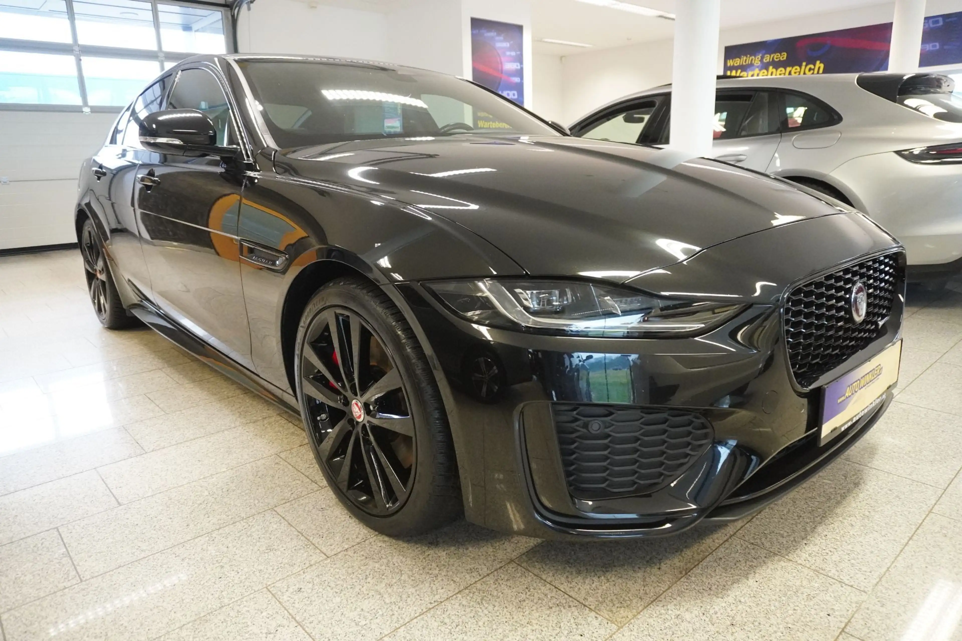 Jaguar XE R-Dynamic AWD Black Aut. ACC/Kam./SHZ — photo 2