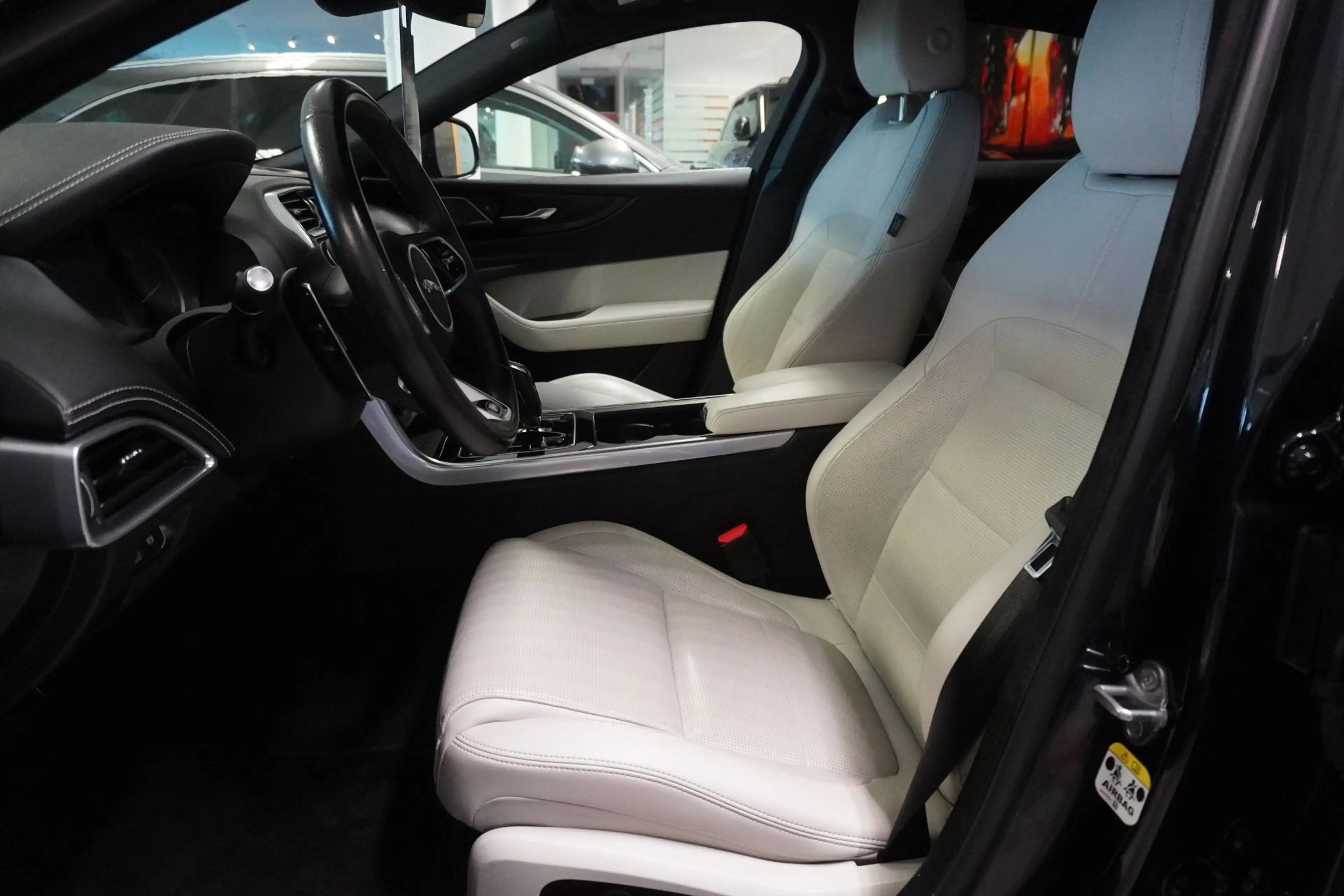 Jaguar XE R-Dynamic AWD Black Aut. ACC/Kam./SHZ — photo 8