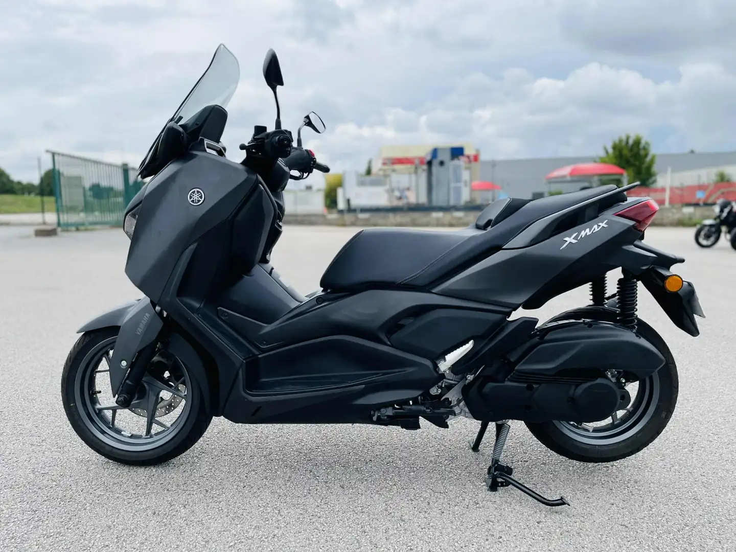Yamaha X-Max 125 Grijs - 1