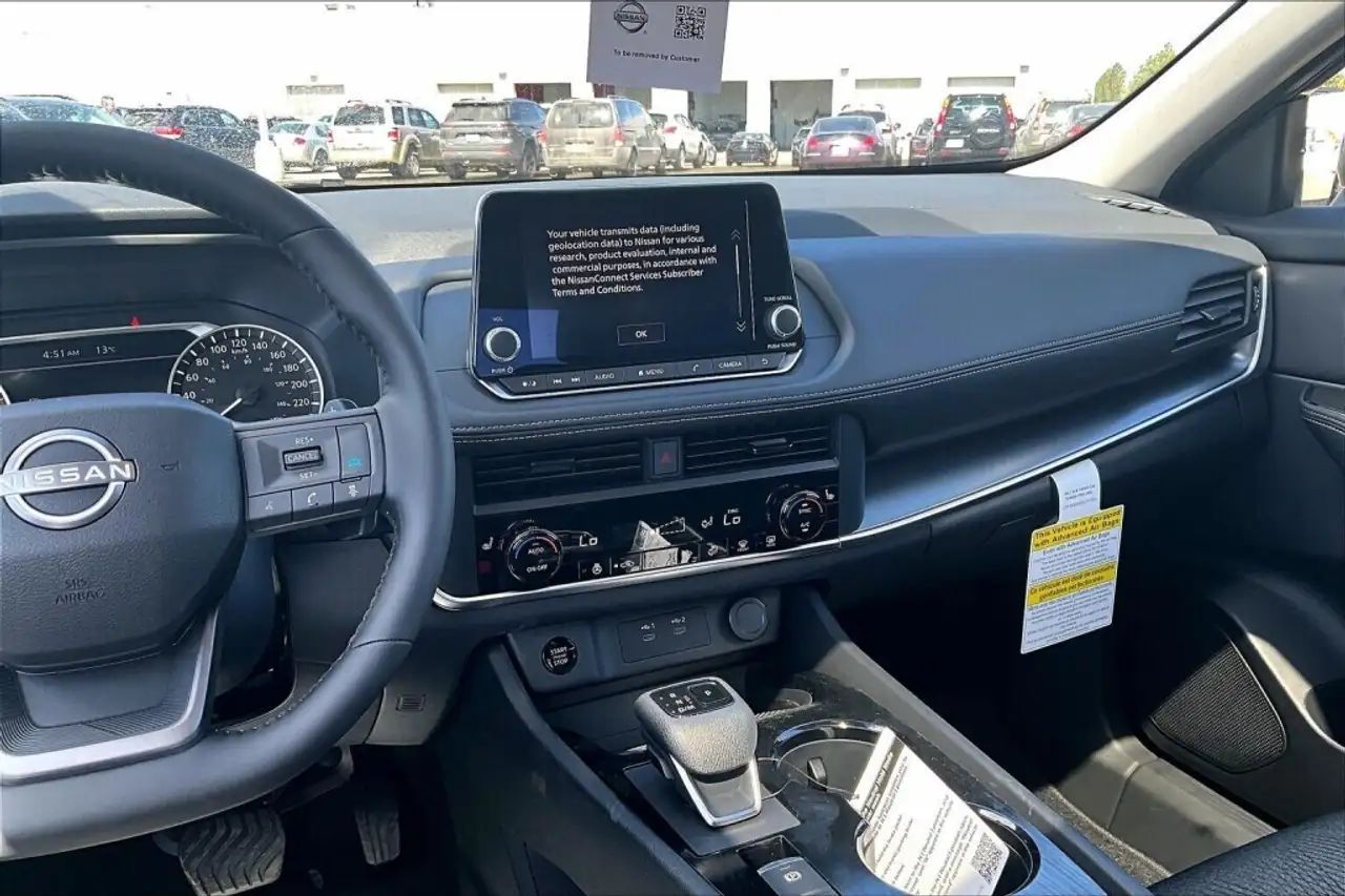 Nissan Rogue снимка Nissan Rogue