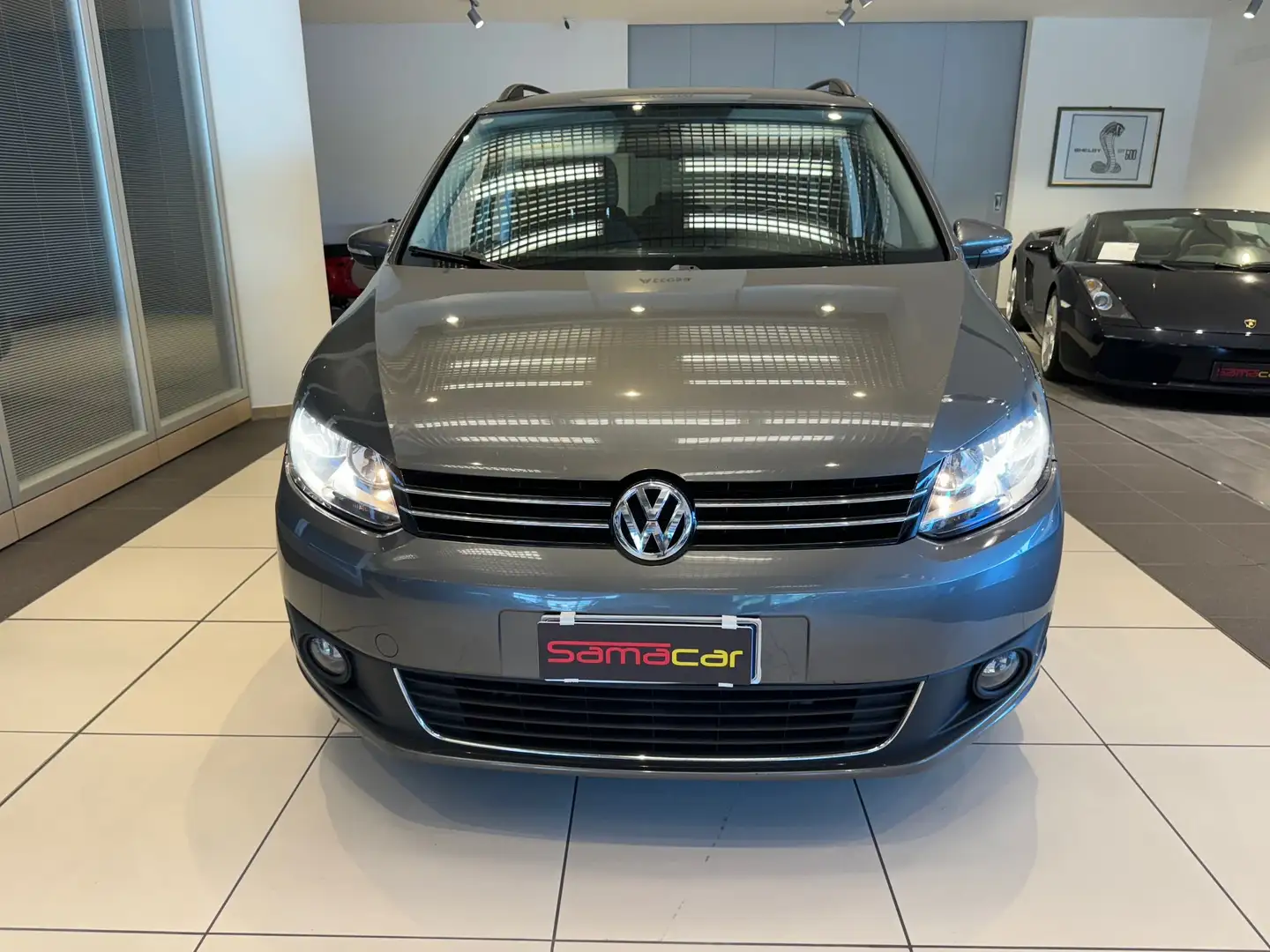 Volkswagen Touran 1.6 tdi Comfortline dsg 7 POSTI, NAVIGATORE Grigio - 2