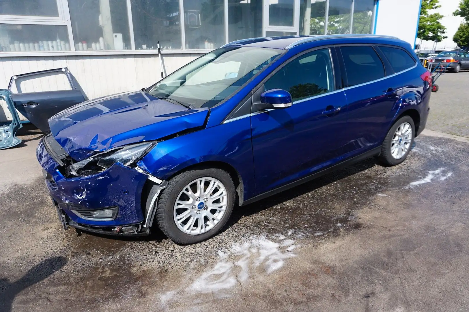 Ford Focus Turnier Titanium Blauw - 2