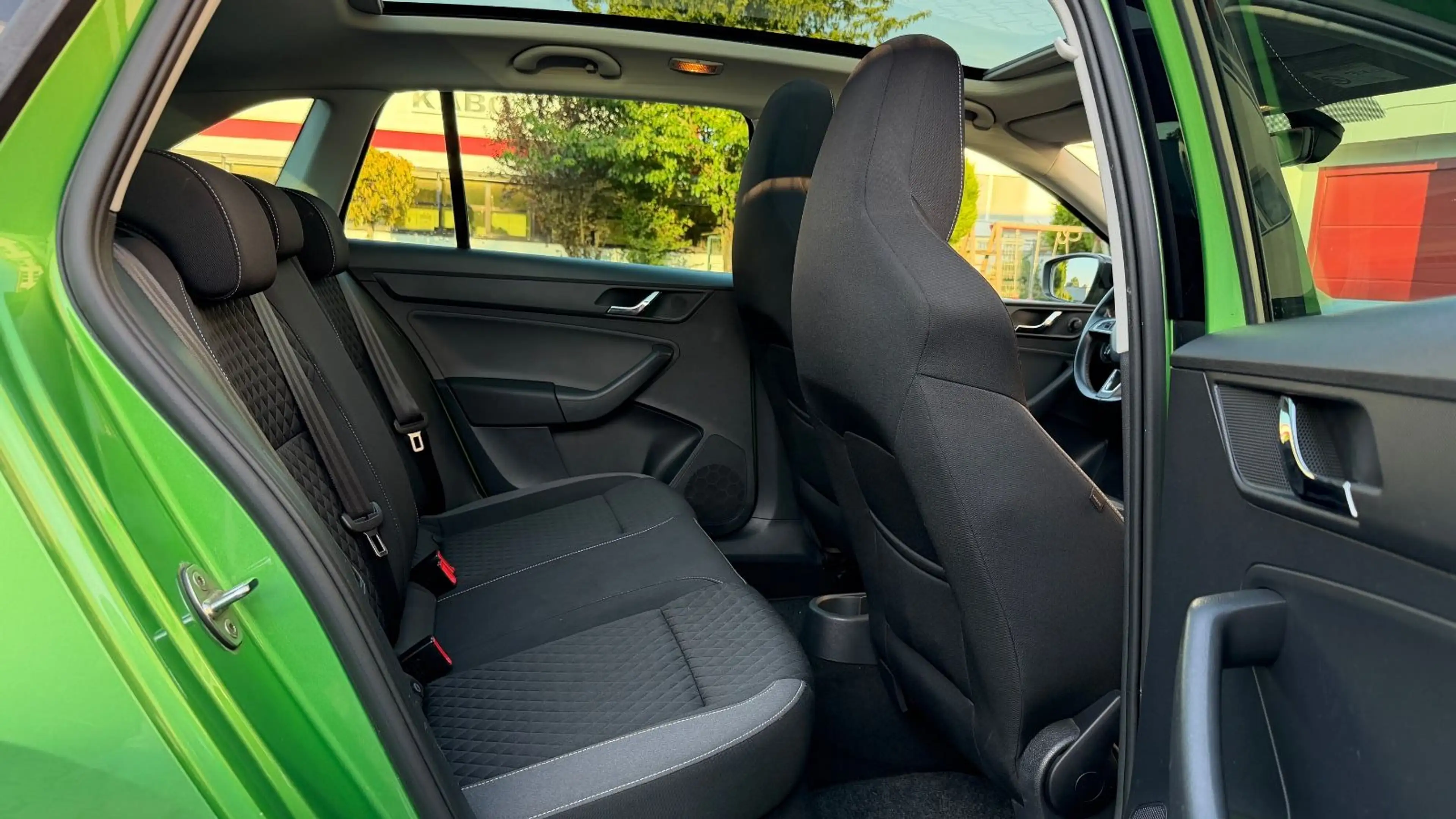 Skoda Rapid/Spaceback Monte Carlo Spaceback*1.Hd*Garantie* — photo 10
