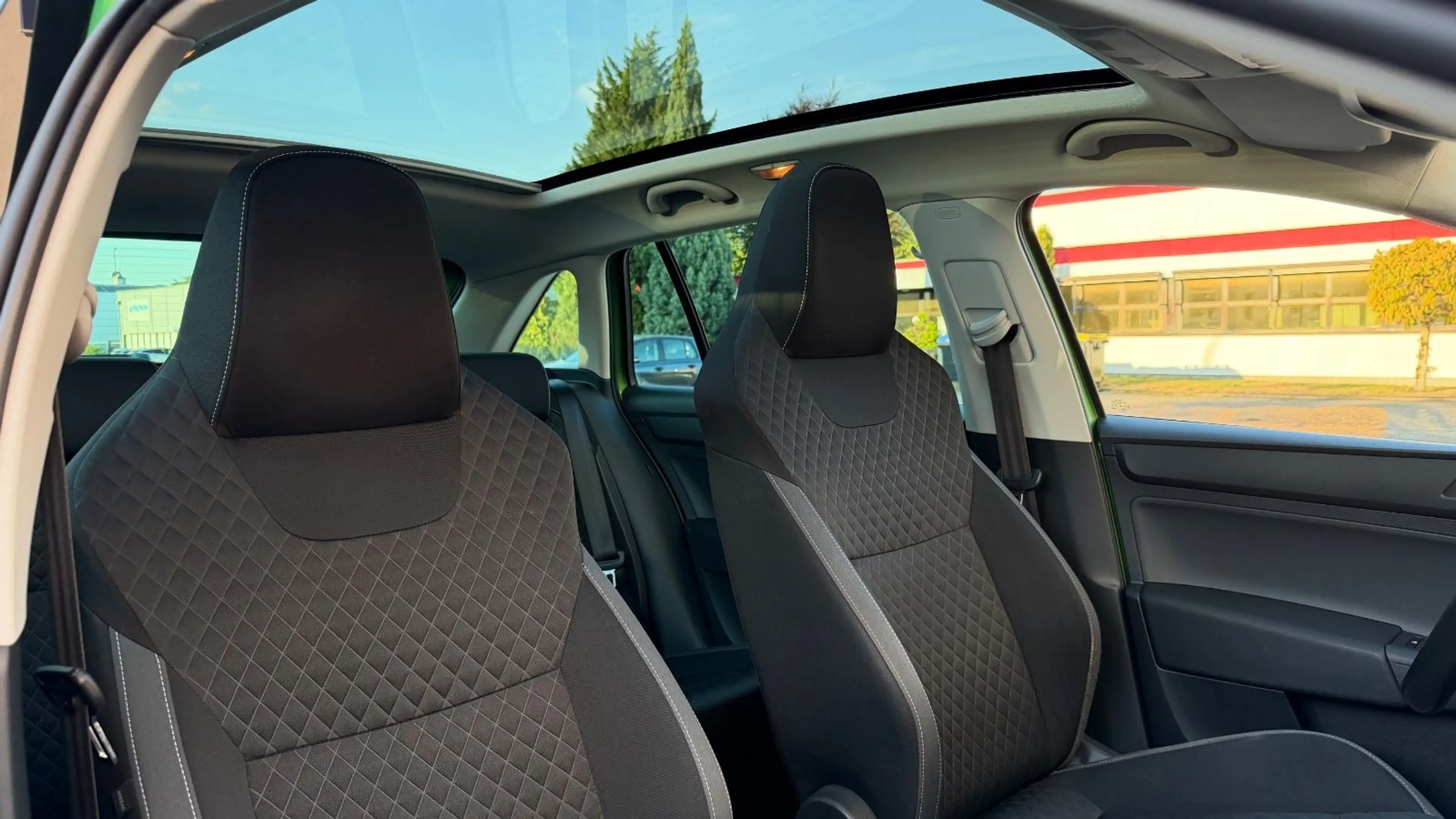 Skoda Rapid/Spaceback Monte Carlo Spaceback*1.Hd*Garantie* — photo 8