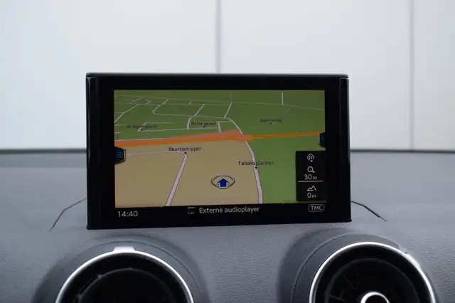 Audi Q2 view 14