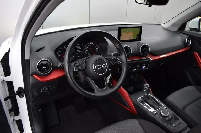 Audi Q2 view 4