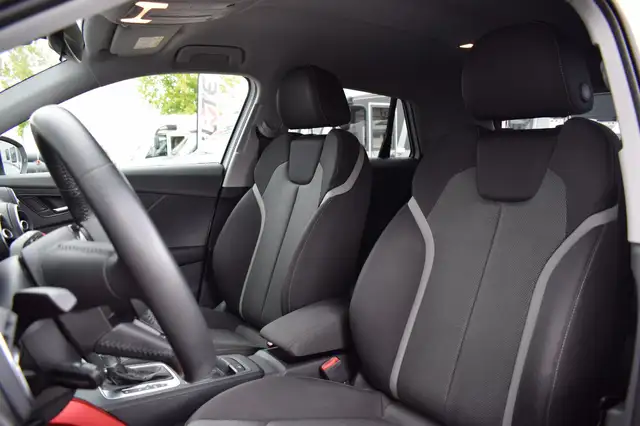 Audi Q2 view 5