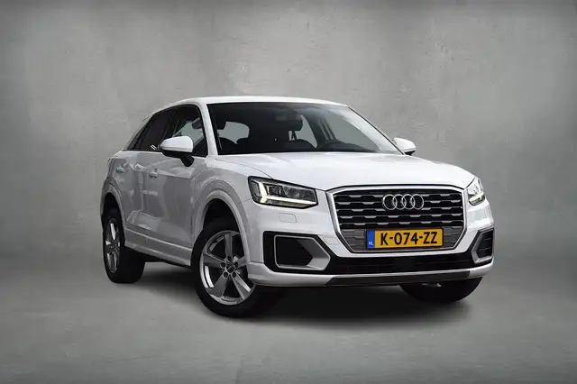 Audi Q2 view 30