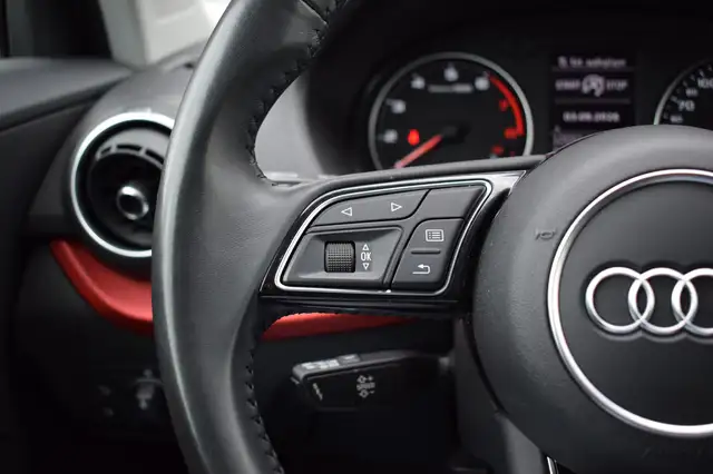 Audi Q2 view 22