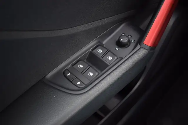 Audi Q2 view 27