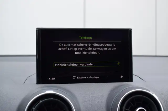 Audi Q2 view 15