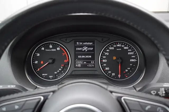 Audi Q2 view 23