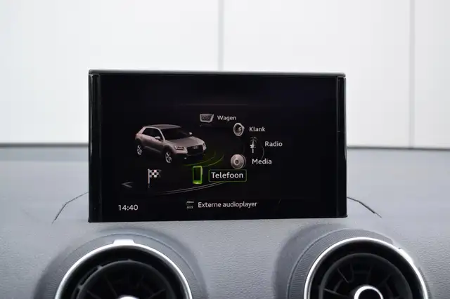 Audi Q2 view 13