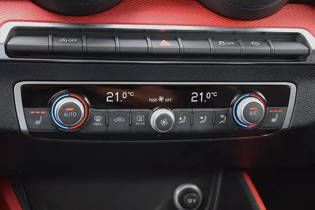 Audi Q2 view 16