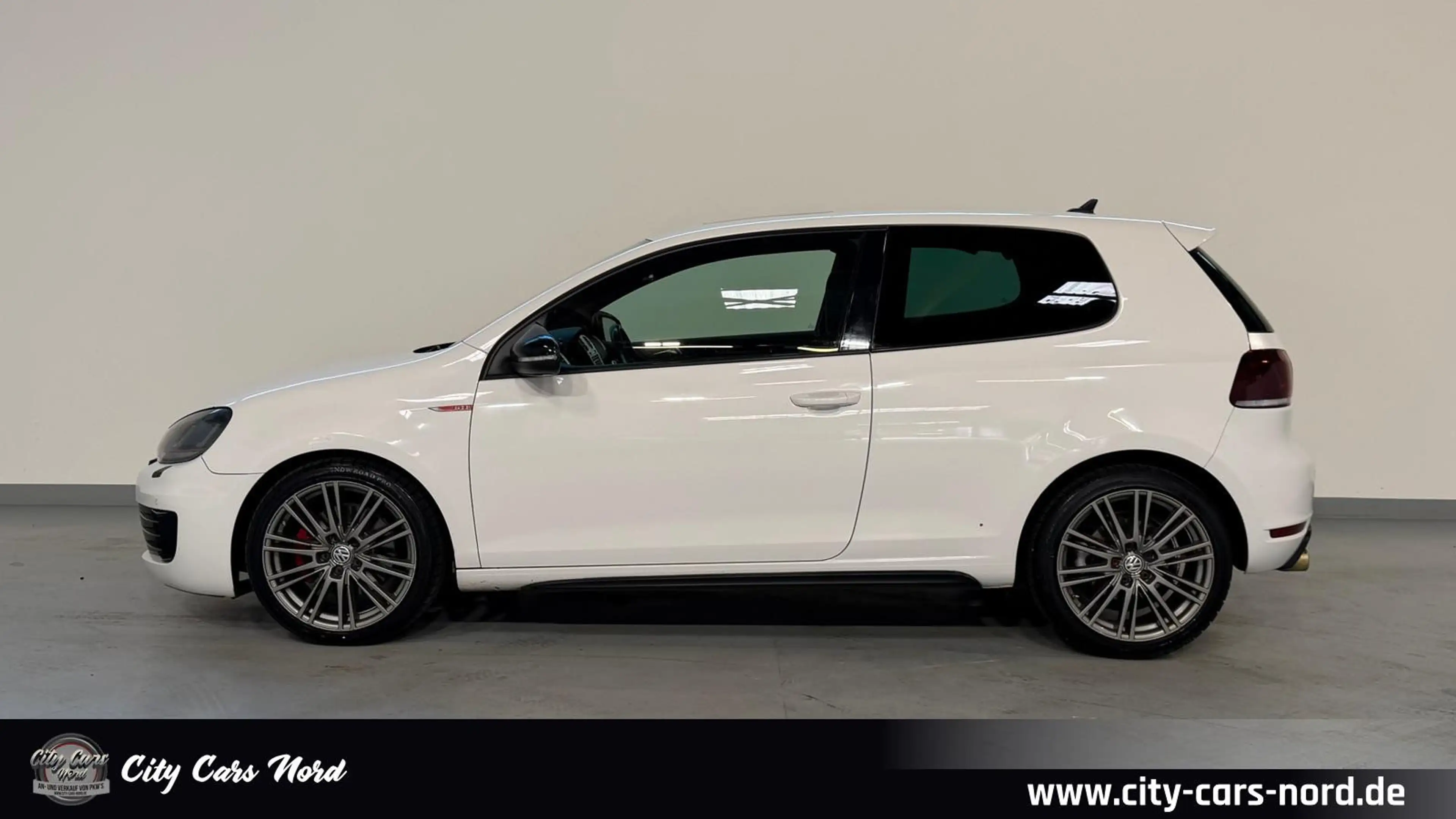 Volkswagen Golf VI GTI DYNAUDIO+SCHIEBEDACH+NAVI+SHZ — photo 2