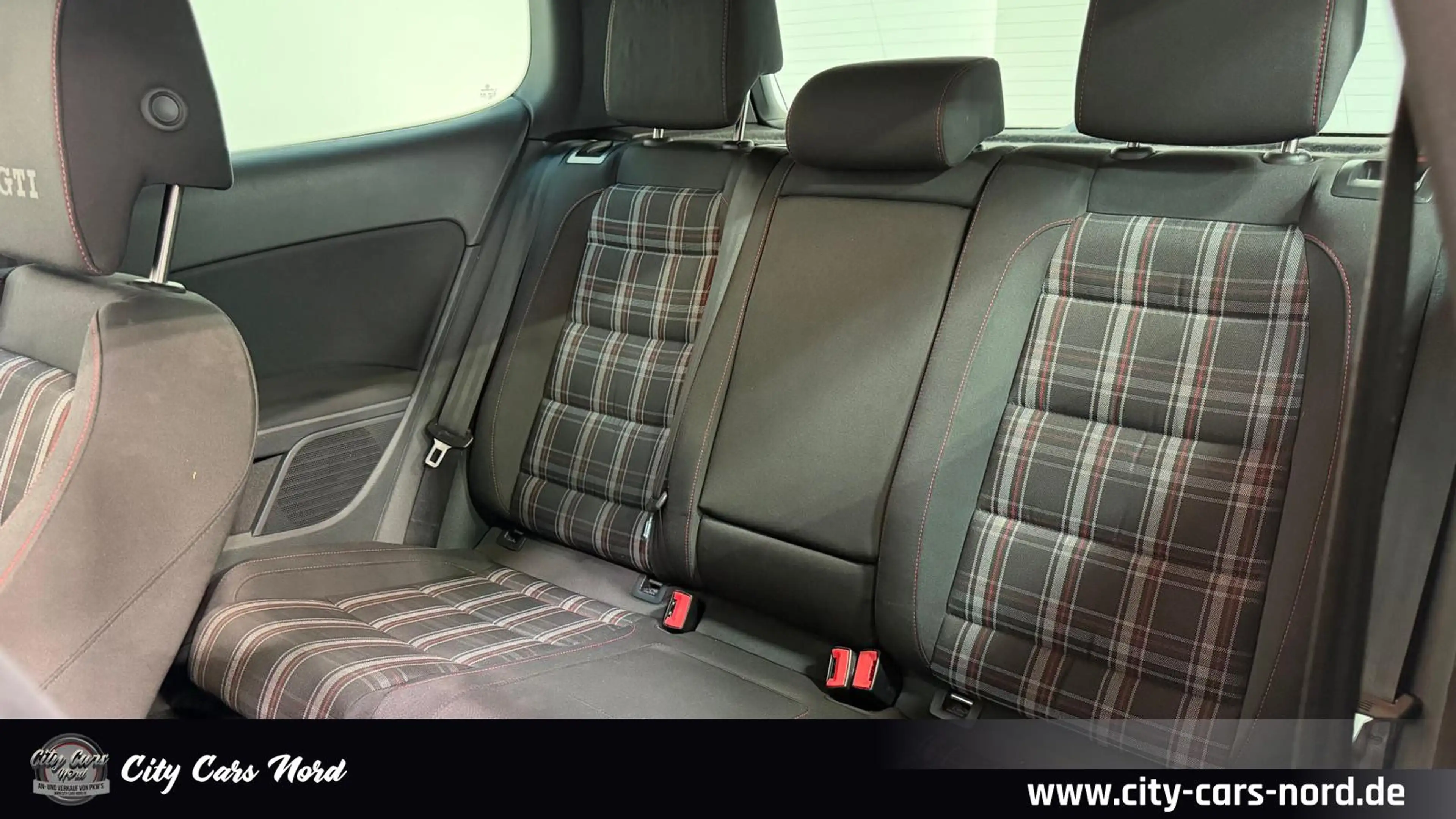 Volkswagen Golf VI GTI DYNAUDIO+SCHIEBEDACH+NAVI+SHZ — photo 14