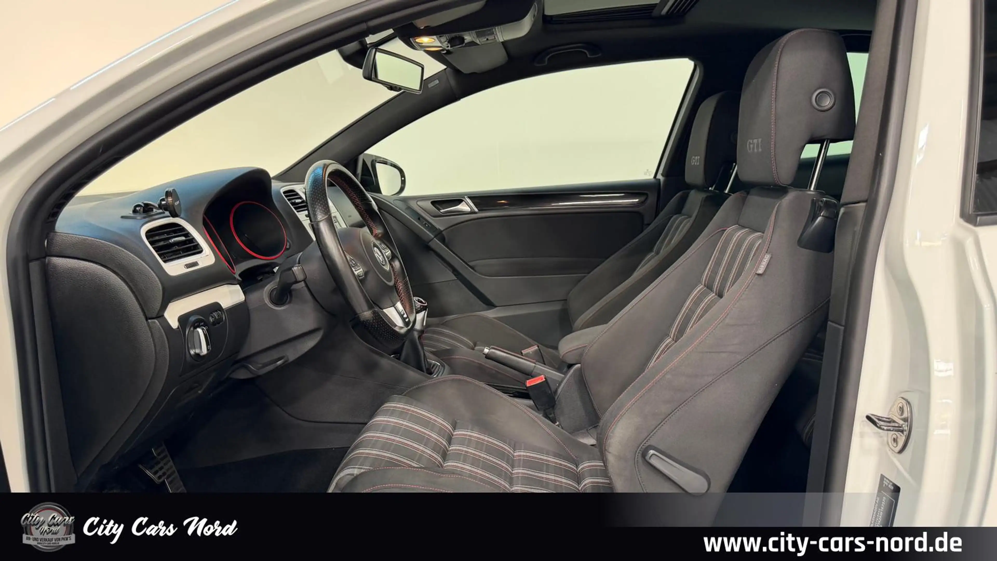 Volkswagen Golf VI GTI DYNAUDIO+SCHIEBEDACH+NAVI+SHZ — photo 10