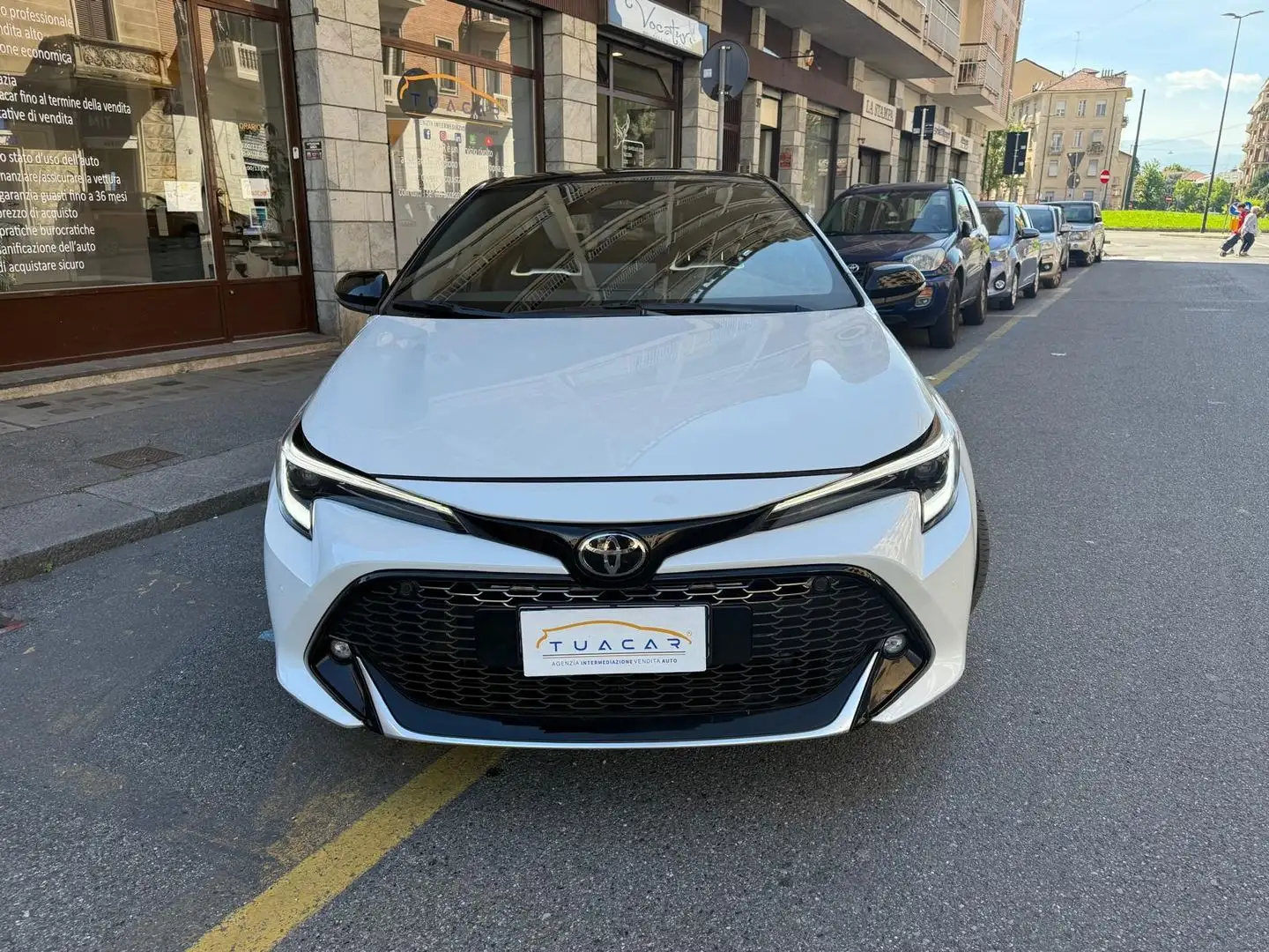 Toyota Corolla GR Sport 1.8 HEV Bianco - 2