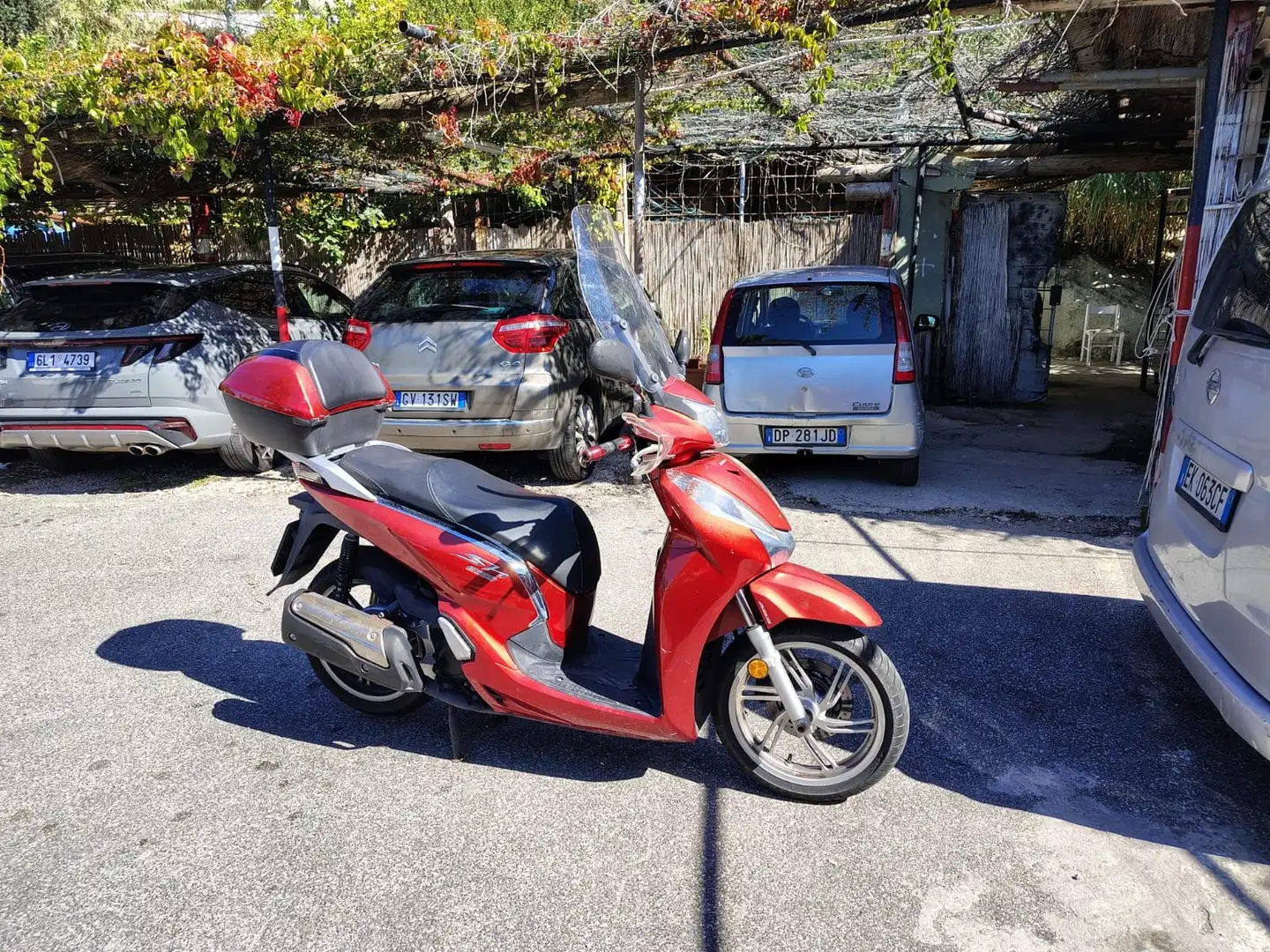 Honda SH 300 Rosso - 2