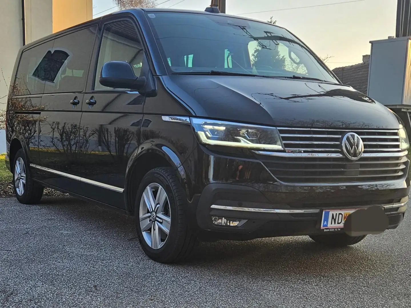 Volkswagen T6.1 Caravelle Highline Schwarz - 2