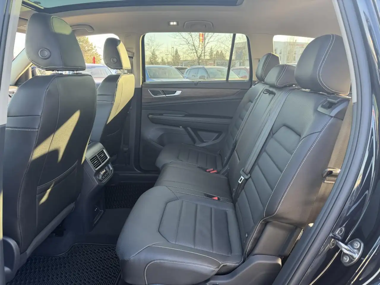 Volkswagen Atlas снимка Volkswagen Atlas