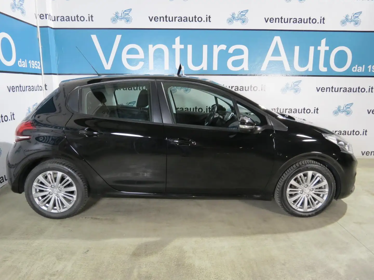Peugeot 208 1.6 BLUE HDI 75 CV ACTIVE Schwarz - 2