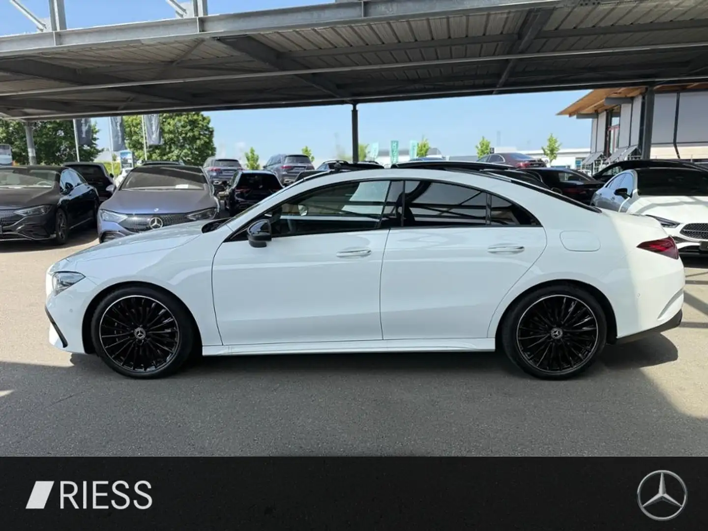 Mercedes-Benz CLA 200 d Coupé AMG PANO KEYL NIGHT AMB KAM Wit - 2