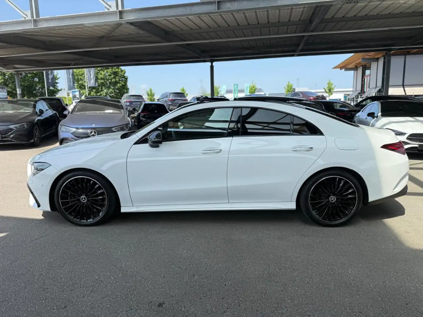 Mercedes-Benz CLA 200 d Coupé AMG PANO KEYL NIGHT AMB KAM Blanc - 2