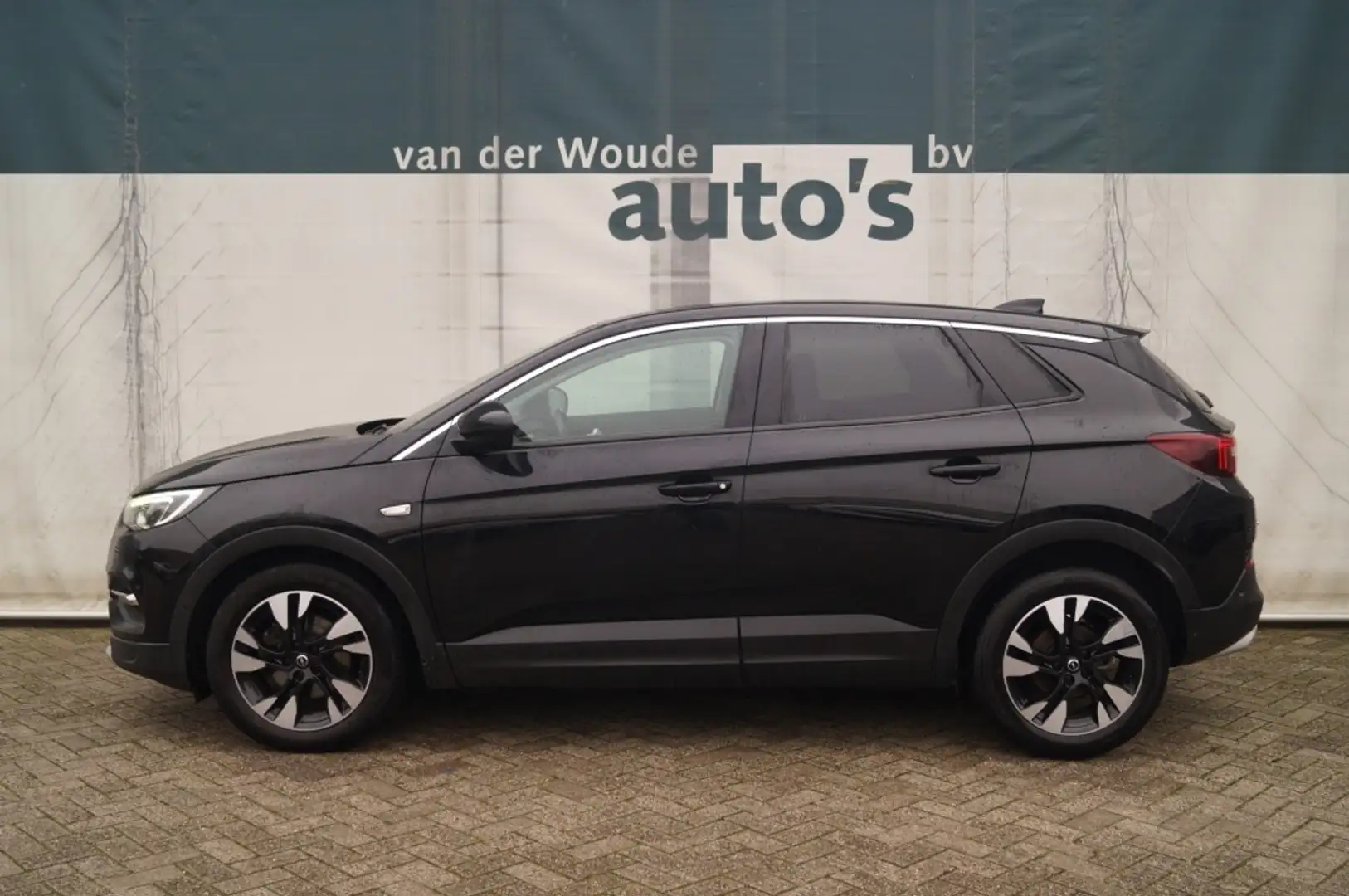 Opel Grandland X 1.2 Turbo 130pk Business Executive -NAVI-ECC-PDC- Schwarz - 1