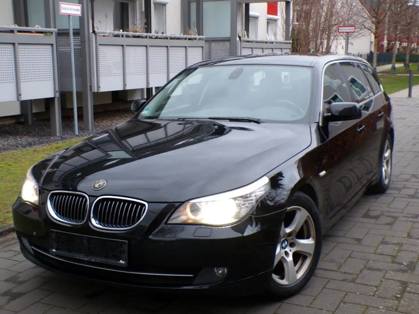 BMW 530 d Touring/Navi/Leder/Multi./PDC/SHZ/Temp. Schwarz - 1