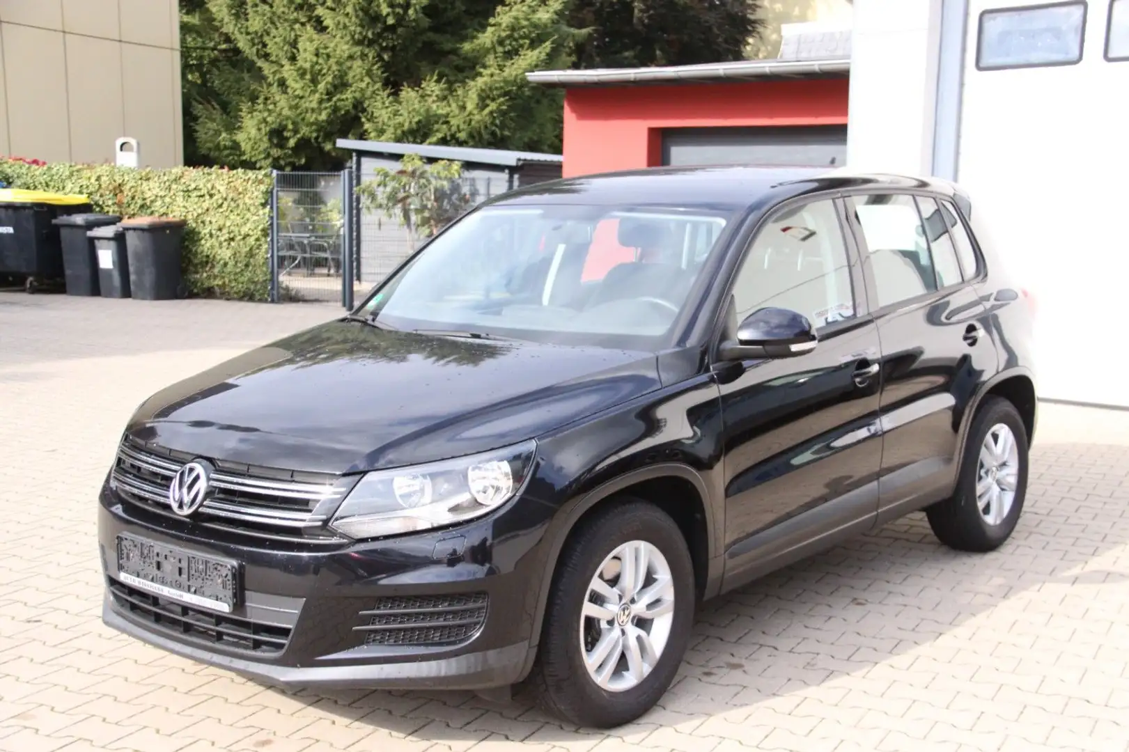 Volkswagen Tiguan Trend & Fun BMT Noir - 1